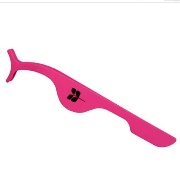 Lashes, Liner, Applicator & Lash Travel Book. Brand new - Picture 2 of 9